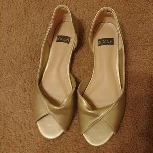 N.Y.L.A. Modcloth gold peep toe flat